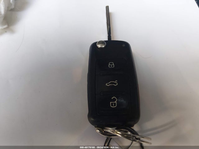 2014 Volkswagen Beetle 2.5l მანქანა იყიდება აუქციონზე, vin: 3VWJP7ATXEM613603, აუქციონის ნომერი: 46176168