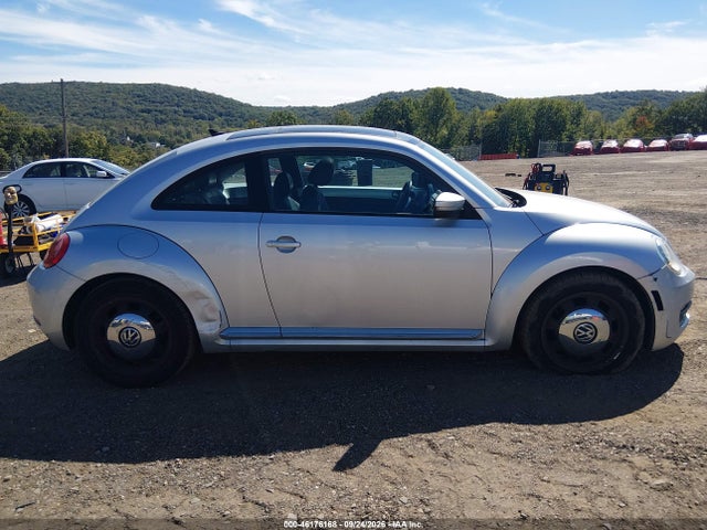 2014 Volkswagen Beetle 2.5l მანქანა იყიდება აუქციონზე, vin: 3VWJP7ATXEM613603, აუქციონის ნომერი: 46176168