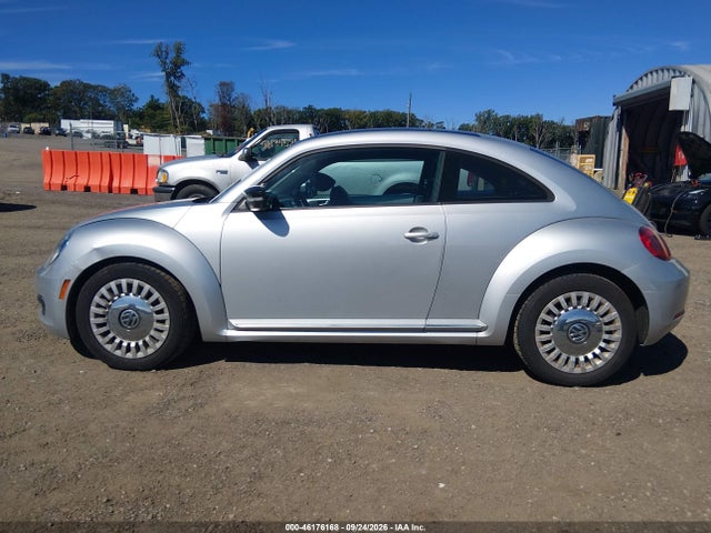 2014 Volkswagen Beetle 2.5l მანქანა იყიდება აუქციონზე, vin: 3VWJP7ATXEM613603, აუქციონის ნომერი: 46176168
