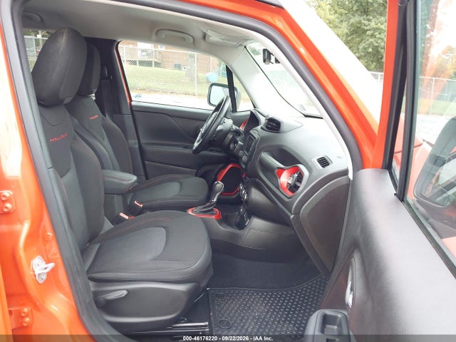 46176220 :رقم المزاد ، ZACCJBCBXHPE70643 vin ، 2017 Jeep Renegade Trailhawk 4x4 مزاد بيع