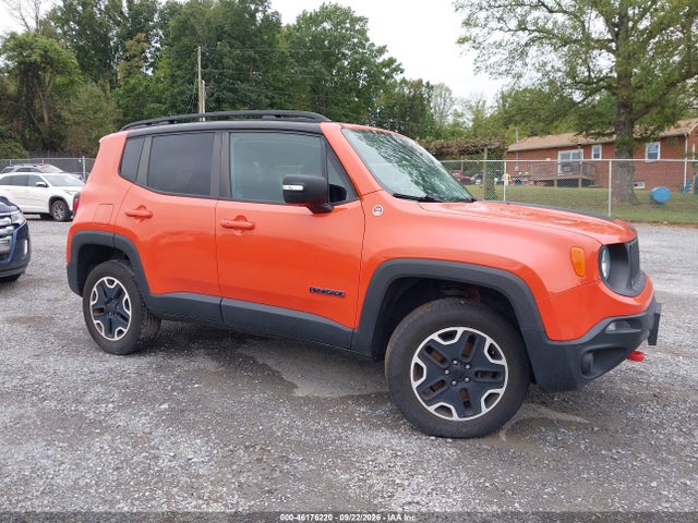 46176220 :رقم المزاد ، ZACCJBCBXHPE70643 vin ، 2017 Jeep Renegade Trailhawk 4x4 مزاد بيع