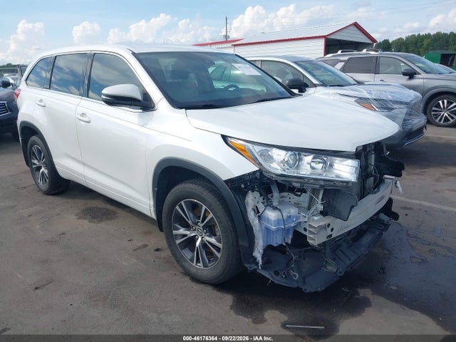 46176364 :رقم المزاد ، 5TDBZRFH1JS909525 vin ، 2018 Toyota Highlander Le Plus مزاد بيع