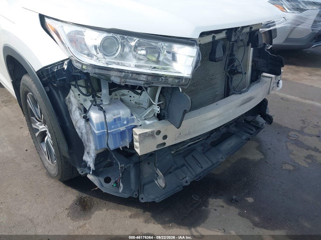 2018 Toyota Highlander Le Plus მანქანა იყიდება აუქციონზე, vin: 5TDBZRFH1JS909525, აუქციონის ნომერი: 46176364
