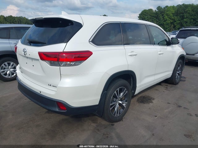 2018 Toyota Highlander Le Plus მანქანა იყიდება აუქციონზე, vin: 5TDBZRFH1JS909525, აუქციონის ნომერი: 46176364