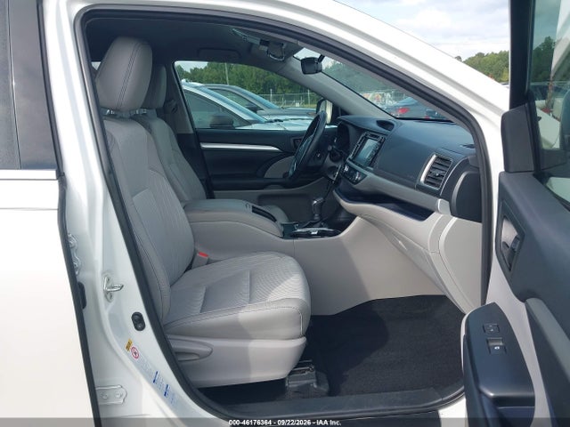 2018 Toyota Highlander Le Plus მანქანა იყიდება აუქციონზე, vin: 5TDBZRFH1JS909525, აუქციონის ნომერი: 46176364