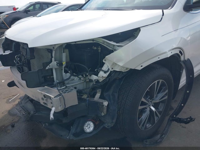 2018 Toyota Highlander Le Plus მანქანა იყიდება აუქციონზე, vin: 5TDBZRFH1JS909525, აუქციონის ნომერი: 46176364
