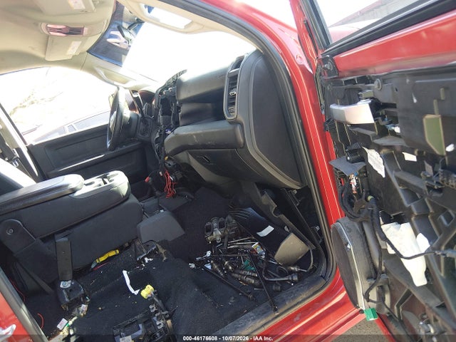 46176608 :رقم المزاد ، 3C6UR5CL5KG640835 vin ، 2019 Ram 2500 Tradesman  4x4 6'4 Box مزاد بيع
