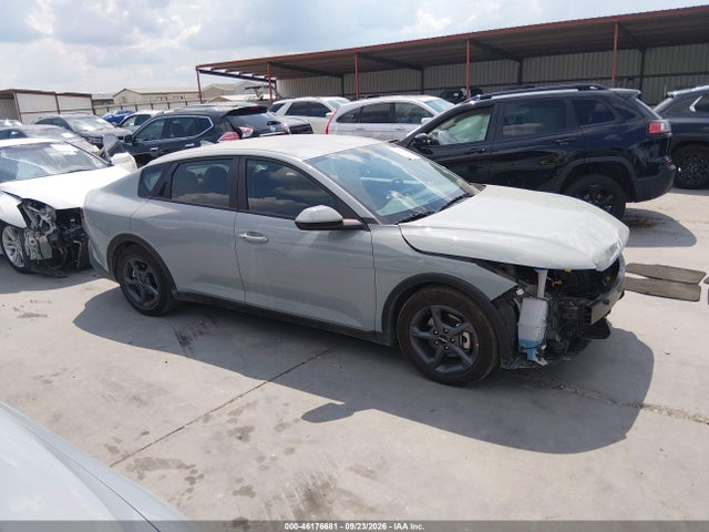 2026 Kia K4 Lxs მანქანა იყიდება აუქციონზე, vin: 3KPFT4DE1TE314590, აუქციონის ნომერი: 46176681