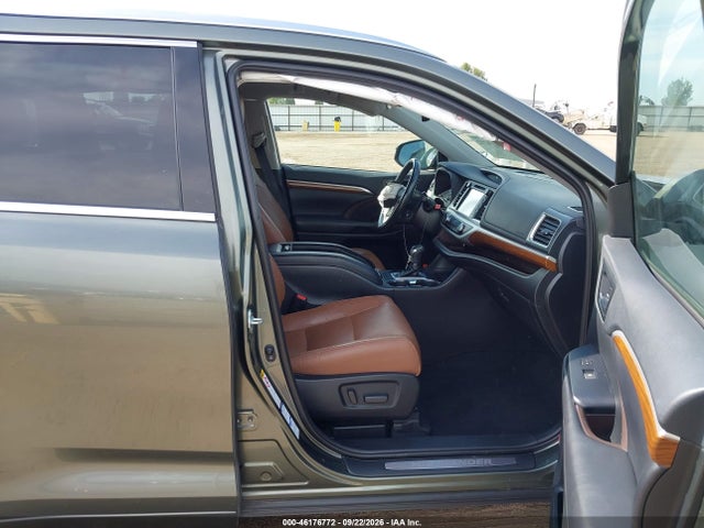Продажа на аукционе авто 2019 Toyota Highlander Hybrid Limited Platinum, vin: 5TDDGRFHXKS065727, номер лота: 46176772