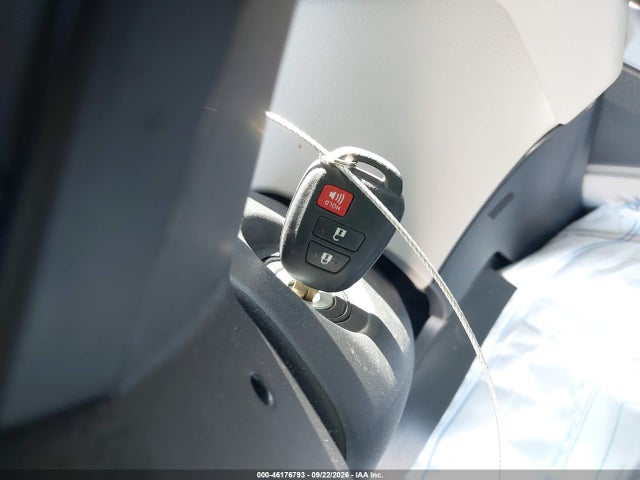 Продажа на аукционе авто 2025 Toyota Corolla Cross L, vin: 7MUAAAAG4SV134857, номер лота: 46176793