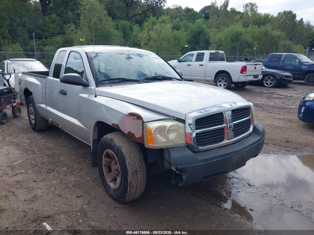 2005 Dodge Dakota St მანქანა იყიდება აუქციონზე, vin: 1d7hw22n45s253023, აუქციონის ნომერი: 46176866
