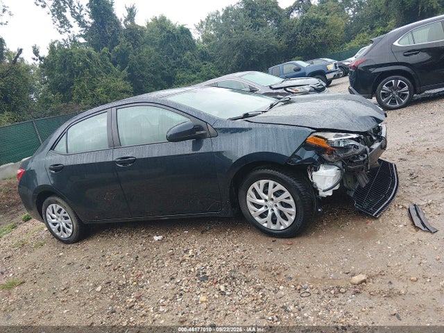 46177010 :رقم المزاد ، 5YFBURHEXJP818313 vin ، 2018 Toyota Corolla Le مزاد بيع