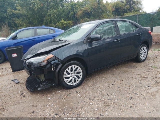 46177010 :رقم المزاد ، 5YFBURHEXJP818313 vin ، 2018 Toyota Corolla Le مزاد بيع