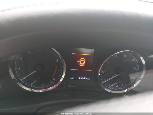 46177010 :رقم المزاد ، 5YFBURHEXJP818313 vin ، 2018 Toyota Corolla Le مزاد بيع