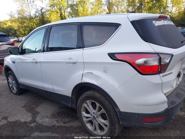 46177157 :رقم المزاد ، 1FMCU9GD1HUE67071 vin ، 2017 Ford Escape Se مزاد بيع