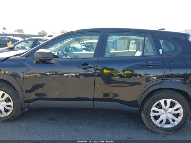 Toyota Corolla Cross L 2022 7MUAAABG0NV037304 Image 16
