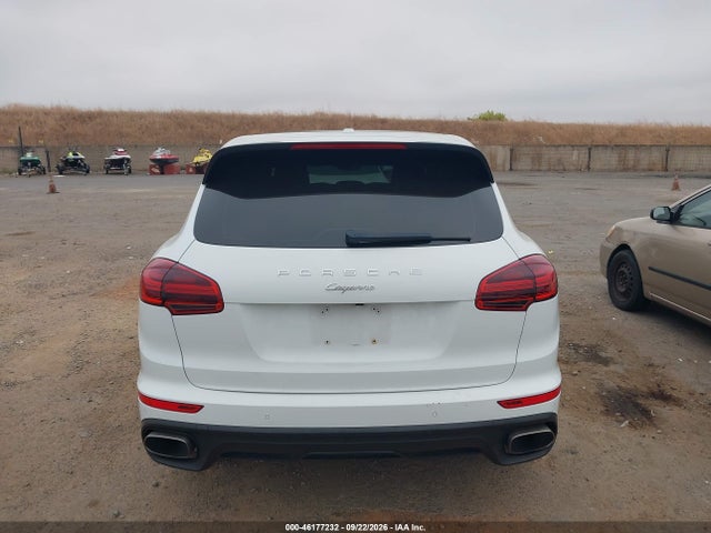 Porsche Cayenne 2016 WP1AA2A24GKA13098 Image 16