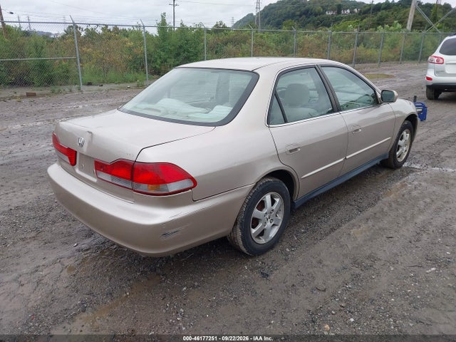 46177251 :رقم المزاد ، 1HGCG66741A072168 vin ، 2001 Honda Accord 2.3 Lx مزاد بيع