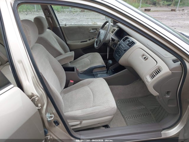 46177251 :رقم المزاد ، 1HGCG66741A072168 vin ، 2001 Honda Accord 2.3 Lx مزاد بيع