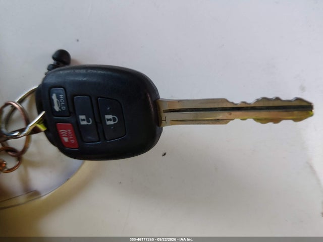 46177260 :رقم المزاد ، 4T4BF1FK8GR568653 vin ، 2016 Toyota Camry Le مزاد بيع