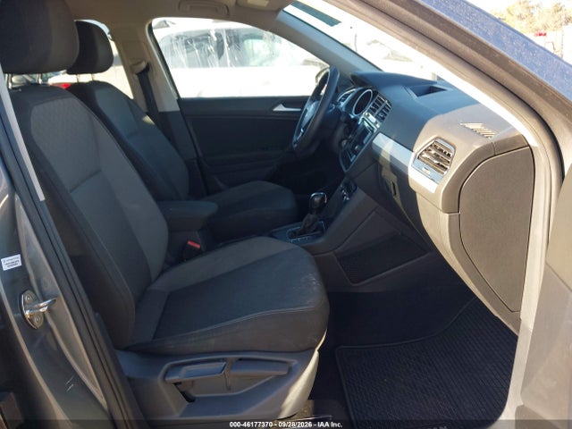 2019 Volkswagen Tiguan 2.0t S მანქანა იყიდება აუქციონზე, vin: 3VV1B7AX4KM103300, აუქციონის ნომერი: 46177370