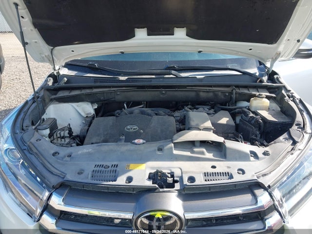 Продажа на аукционе авто 2018 Toyota Highlander Limited, vin: 5TDYZRFHXJS276193, номер лота: 46177544
