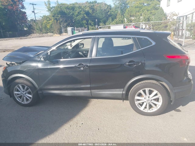 46177603 :رقم المزاد ، JN1BJ1CR8HW113101 vin ، 2017 Nissan Rogue Sport Sv مزاد بيع