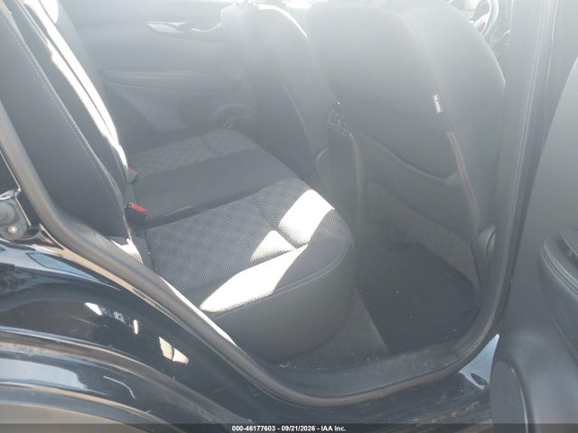 46177603 :رقم المزاد ، JN1BJ1CR8HW113101 vin ، 2017 Nissan Rogue Sport Sv مزاد بيع