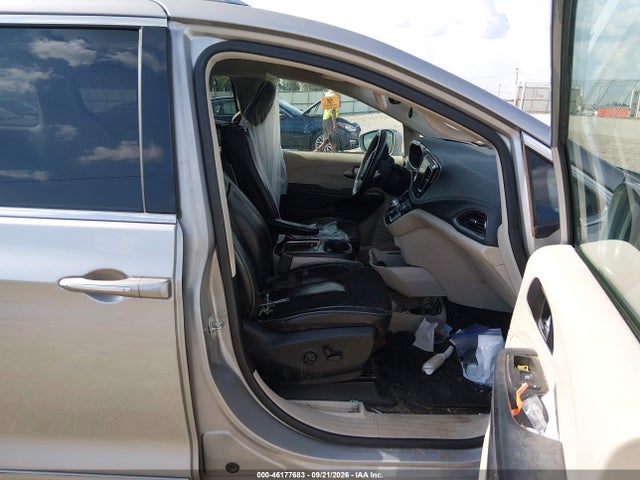 46177683 :رقم المزاد ، 2C4RC1GG6JR226283 vin ، 2018 Chrysler Pacifica Limited مزاد بيع