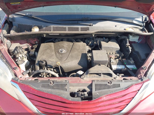 5TDKZ3DC7HS830133 Toyota Sienna Le 8 Passenger