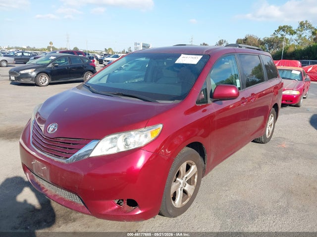 5TDKZ3DC7HS830133 Toyota Sienna Le 8 Passenger