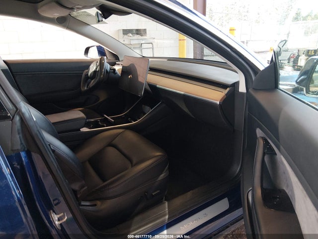 46177710 :رقم المزاد ، 5YJ3E1EB9JF120381 vin ، 2018 Tesla Model 3 Long Range/performance مزاد بيع