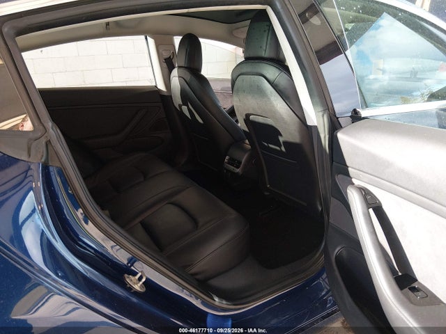 46177710 :رقم المزاد ، 5YJ3E1EB9JF120381 vin ، 2018 Tesla Model 3 Long Range/performance مزاد بيع