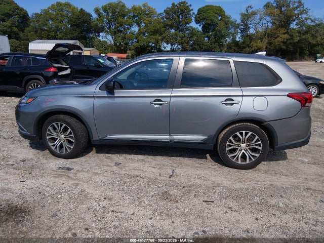 Продажа на аукционе авто 2018 Mitsubishi Outlander Es, vin: JA4AD2A31JZ055965, номер лота: 46177768