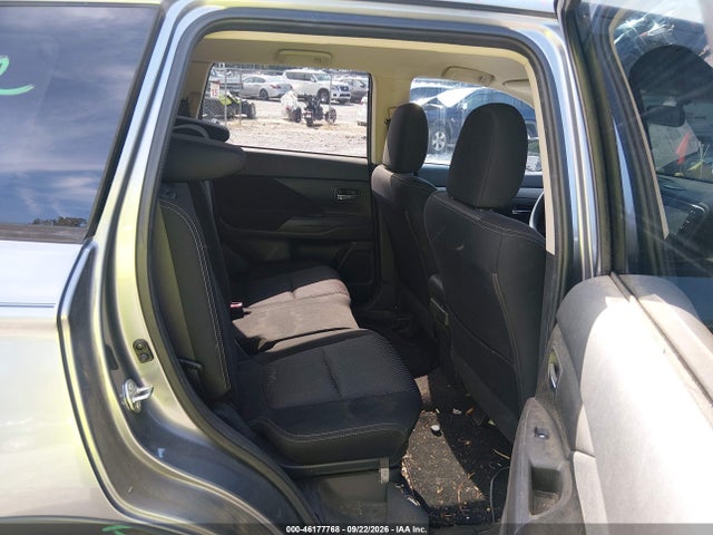 Продажа на аукционе авто 2018 Mitsubishi Outlander Es, vin: JA4AD2A31JZ055965, номер лота: 46177768
