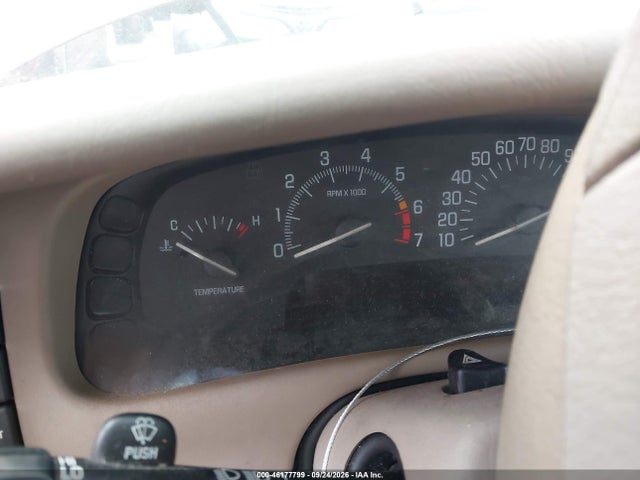 46177799 :رقم المزاد ، 1G4CW54K3Y4251759 vin ، 2000 Buick Park Avenue مزاد بيع