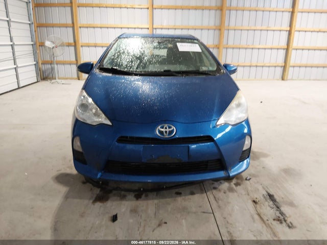 46177815 :رقم المزاد ، JTDKDTB32D1557563 vin ، 2013 Toyota Prius C Two مزاد بيع