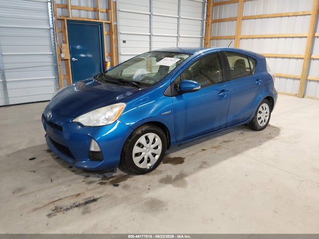 46177815 :رقم المزاد ، JTDKDTB32D1557563 vin ، 2013 Toyota Prius C Two مزاد بيع