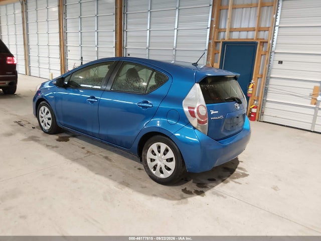 46177815 :رقم المزاد ، JTDKDTB32D1557563 vin ، 2013 Toyota Prius C Two مزاد بيع