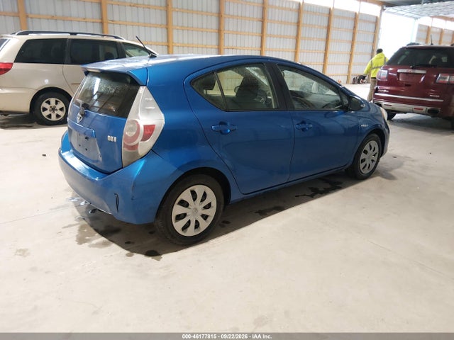 46177815 :رقم المزاد ، JTDKDTB32D1557563 vin ، 2013 Toyota Prius C Two مزاد بيع