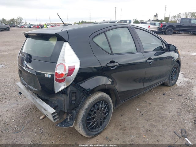 46177824 :رقم المزاد ، JTDKDTB38C1520645 vin ، 2012 Toyota Prius C Two مزاد بيع