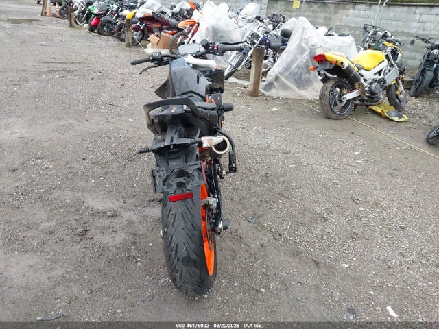 KTM 890 Duke R 2022 VBKTU9409NM830765 Image 6