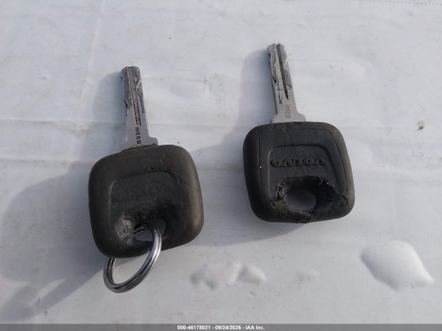 Продажа на аукционе авто 2001 Volvo S60 2.4, vin: YV1RS61N212010365, номер лота: 46178021