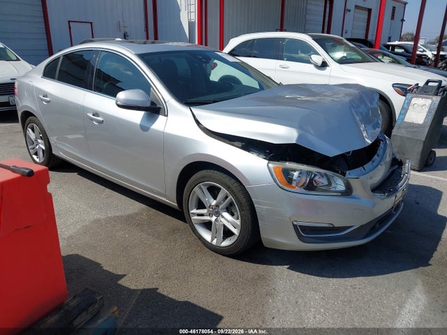 46178054 :رقم المزاد ، YV140MFK2F1340491 vin ، 2015 Volvo S60 T5 Premier مزاد بيع
