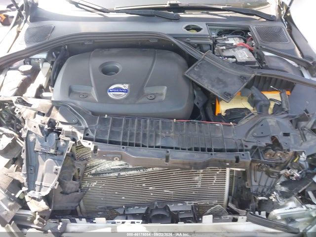 46178054 :رقم المزاد ، YV140MFK2F1340491 vin ، 2015 Volvo S60 T5 Premier مزاد بيع