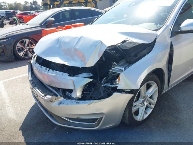 46178054 :رقم المزاد ، YV140MFK2F1340491 vin ، 2015 Volvo S60 T5 Premier مزاد بيع