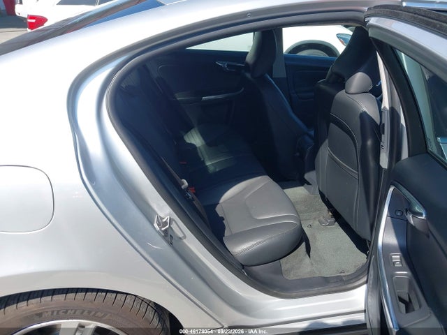 46178054 :رقم المزاد ، YV140MFK2F1340491 vin ، 2015 Volvo S60 T5 Premier مزاد بيع