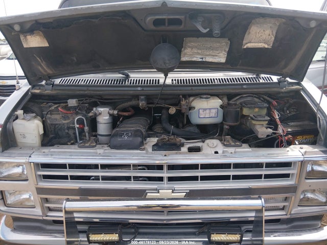 1989 Chevrolet G20 მანქანა იყიდება აუქციონზე, vin: 1GBEG25K4K7133298, აუქციონის ნომერი: 46178123