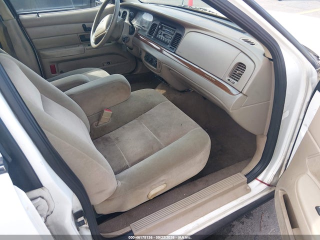 2004 Ford Crown Victoria Standard მანქანა იყიდება აუქციონზე, vin: 2FAFP73W34X136182, აუქციონის ნომერი: 46178136