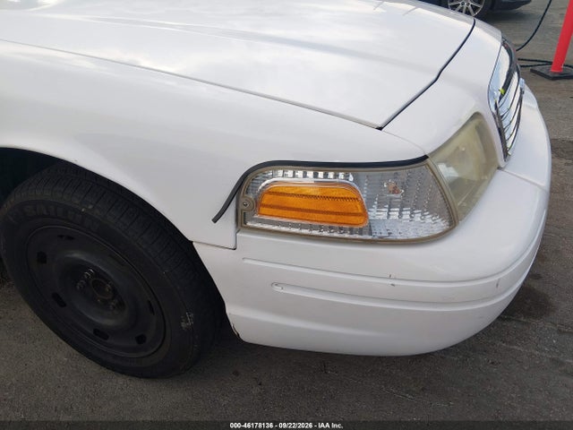 2004 Ford Crown Victoria Standard მანქანა იყიდება აუქციონზე, vin: 2FAFP73W34X136182, აუქციონის ნომერი: 46178136